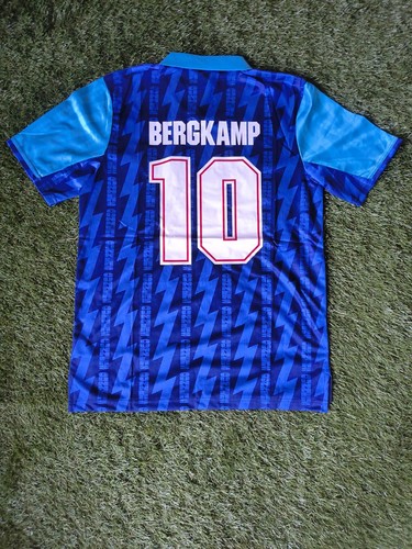 Retro dennis bergkamp - dennis, arsenal