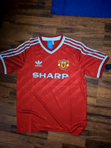 Manchester united retro home - manchester,